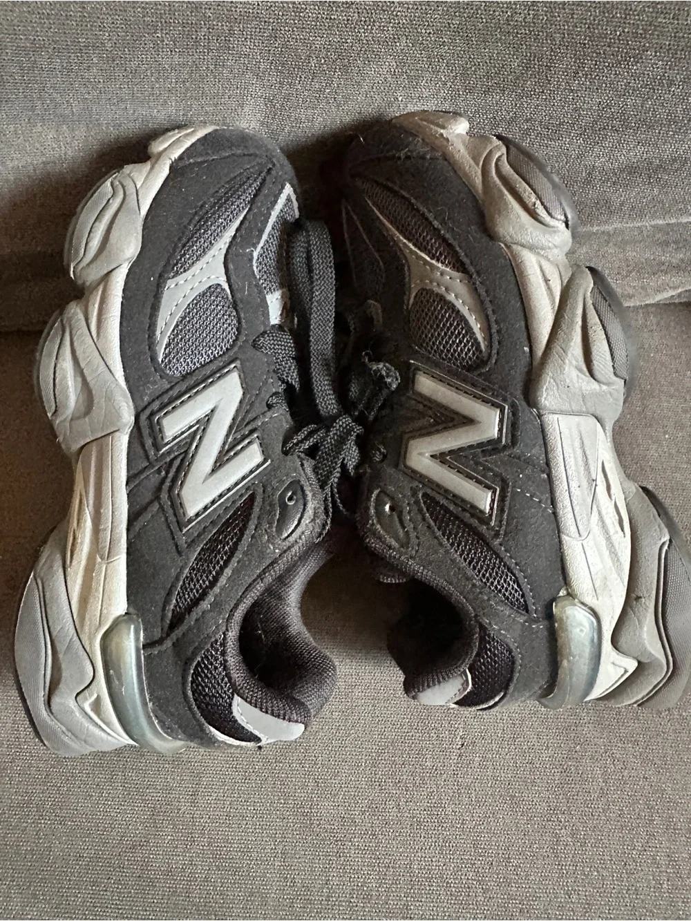 New Balance Kids Black & Gray Lace-Up Sneakers